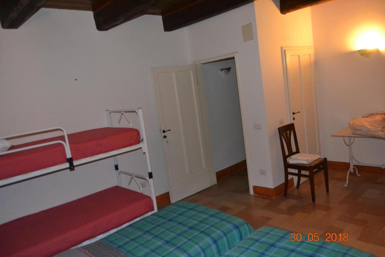 Affitta Camere Il Pettirosso Fermo Exterior photo